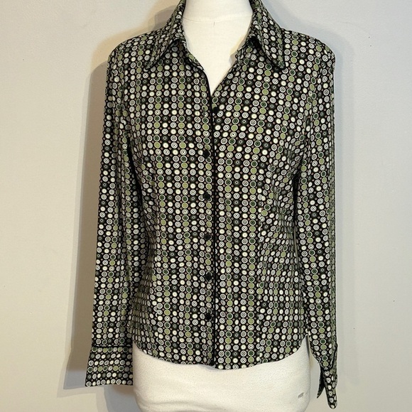 Reitmans Tops - Button up blouse in Mod pattern size S